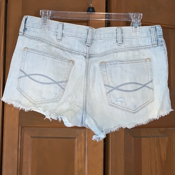 Abercrombie & Fitch - high rise jean short - Picture 2 of 5